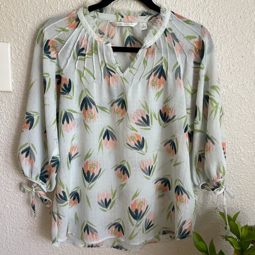 LC blouse with spring pattern!